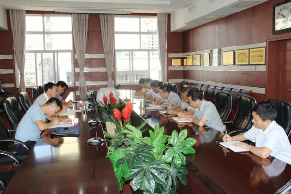市交通運輸局黨組書記、局長馬潤同志對隴運集團公司全面從嚴治黨及黨風廉政建設進行專題調(diào)研