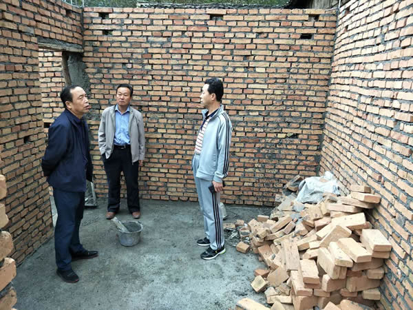 隴運(yùn)集團(tuán)公司黨委書記、董事長(zhǎng)李寅祥同志深入琵琶鎮(zhèn)寧強(qiáng)村開(kāi)展幫扶工作