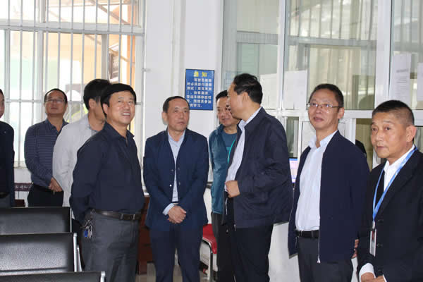 市安委辦主任、安監(jiān)局局長李永宏一行到隴運集團公司檢查指導(dǎo)工作