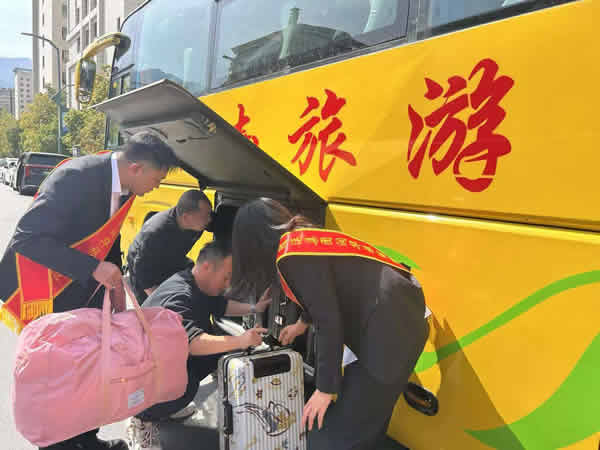 隴南市隴運(yùn)集團(tuán)公司組織開展“學(xué)雷鋒”志愿服務(wù)活動