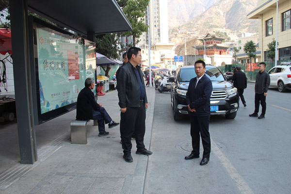 聚焦民生辦實(shí)事 優(yōu)化公交惠民生——隴運(yùn)集團(tuán)黨委書記、董事長(zhǎng)馬明喜調(diào)研新開通公交線路